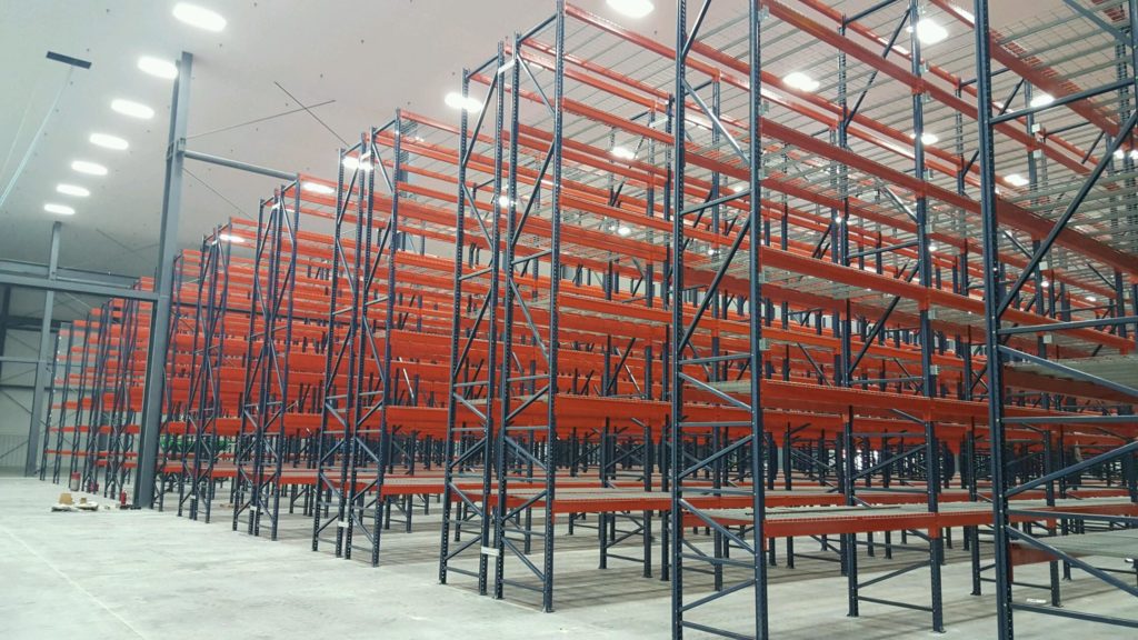 warehouse pallet rack installation